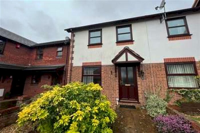 2 Bedroom House To Rent In Chardstock Close, Exeter, EX1