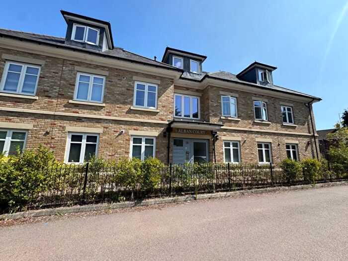 2 Bedroom Apartment To Rent In Roe Green Lane, Hatfield, AL10