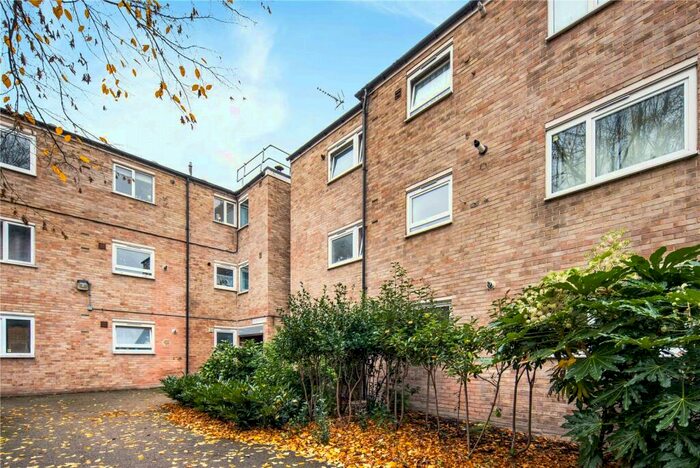 3 Bedroom Flat To Rent In William Guy Gardens, Bow, London, E3
