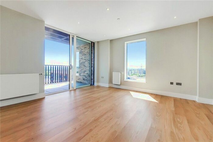 2 Bedroom Flat To Rent In Greyhound Parade, Wimbledon Grounds, London, SW17