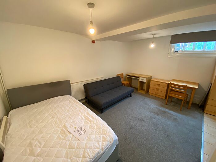 1 Bedroom Studio To Rent In Flat, Woodhouse Street, LS6