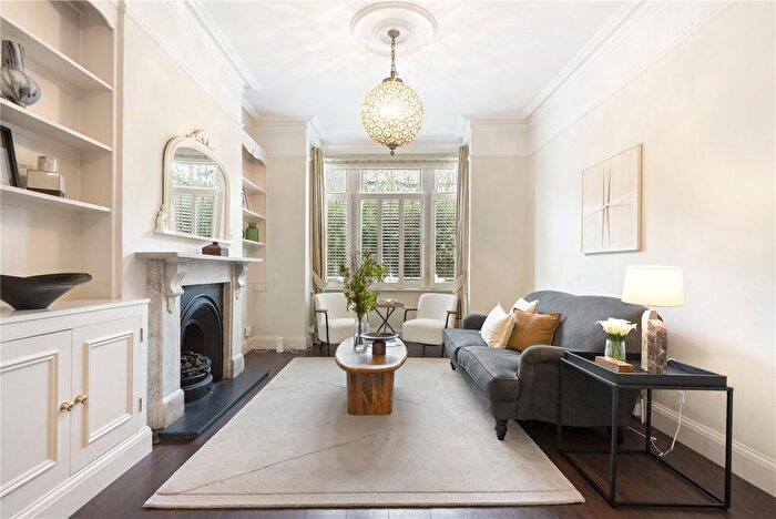 4 Bedroom Semi-detached House For Sale In Sarsfeld Road, London, SW12