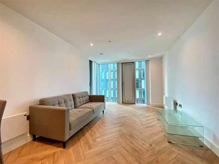 1 Bedroom Flat To Rent In Elizabeth Tower, Silvercroft Street, Manchester, M15