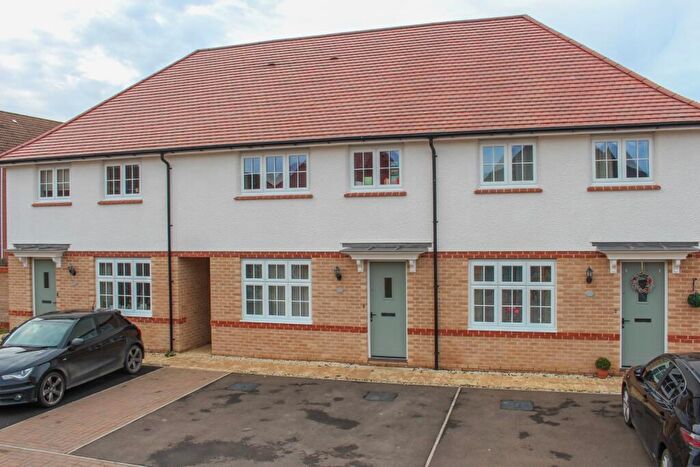 4 Bedroom Terraced House For Sale In Kemsley Drive, Leighton Buzzard, LU7