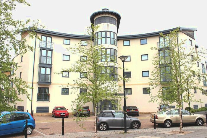 2 Bedroom Flat To Rent In Pasteur Drive, Swindon, SN1