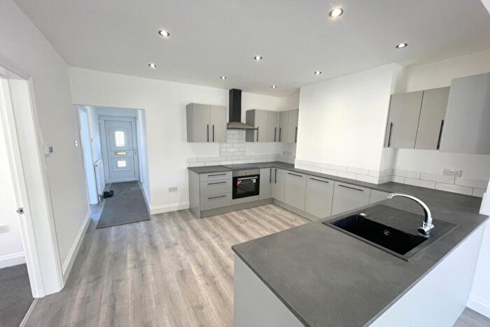 3 Bedroom Bungalow To Rent In Aerodrome Crescent, Norwich, NR7