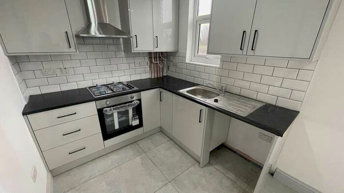 Property To Rent In Kingsbridge Crescent, Southall, UB1
