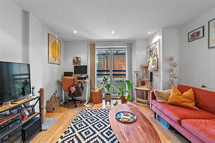 1 Bedroom Flat To Rent In Shore Road, Hackney, London, E9