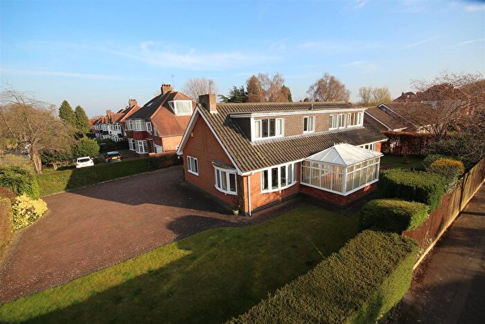 5 Bedroom Detached House For Sale In West Ella Road, Kirk Ella, HU10