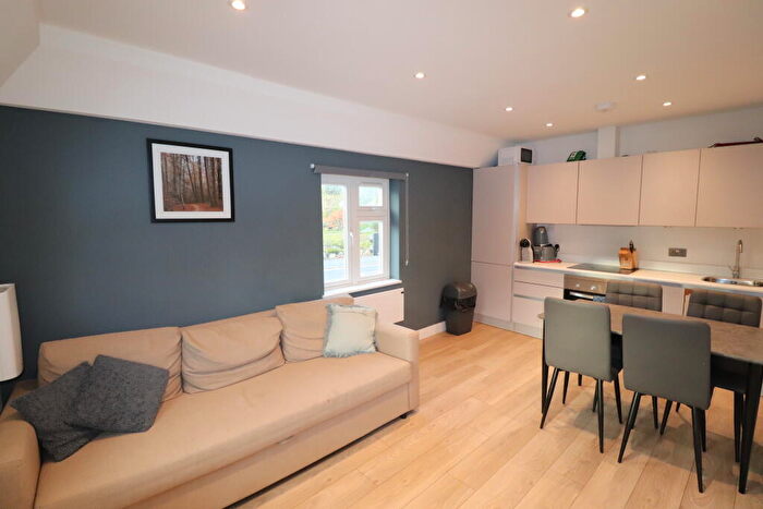 2 Bedroom House To Rent In Hutton Road - Shenfield, CM15