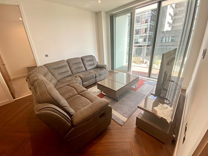 2 Bedroom Flat To Rent In Blue, Media City Uk, Salford Quays, Salford, M50