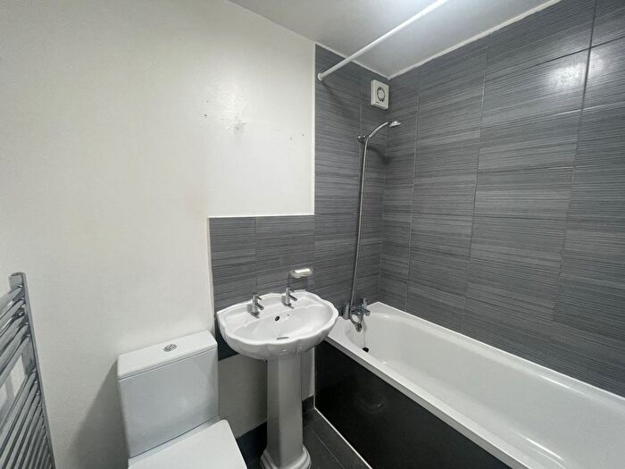 1 Bedroom Flat To Rent In Huxley Close, Northolt, UB5