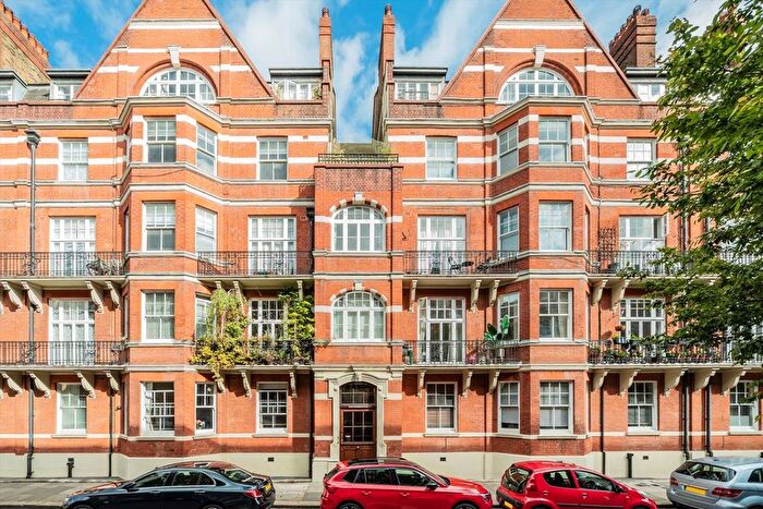 2 Bedroom Flat For Sale In Hammersmith Road, West Kensington, W14