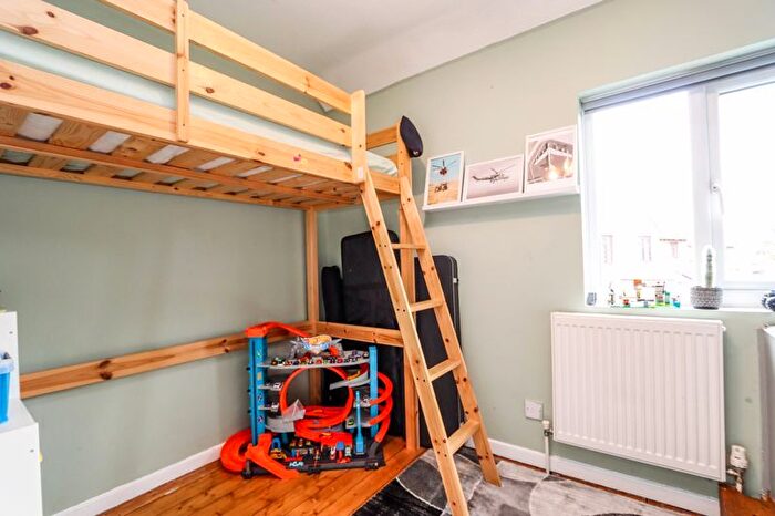 3 Bedroom Terraced House For Sale In Elgar Close, Clevedon, BS21