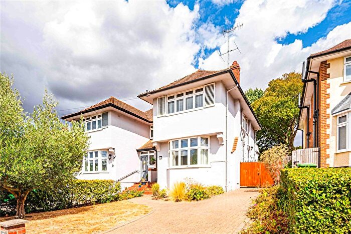 3 Bedroom Semi-detached House For Sale In Willow Way, Radlett, Hertfordshire, WD7