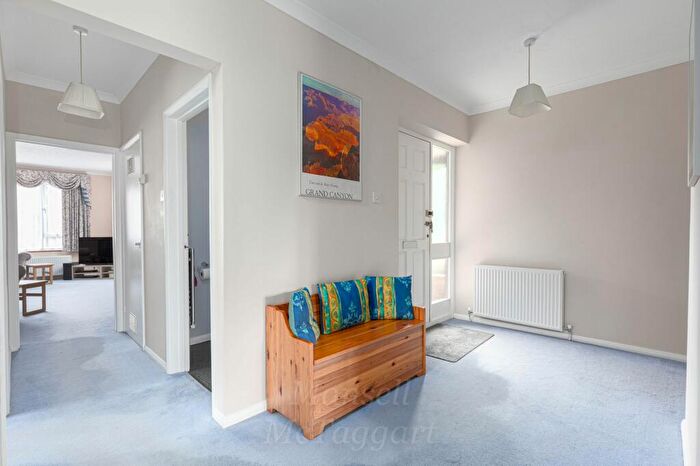 5 Bedroom Detached House For Sale In Chanctonbury Way, Crawley, RH11