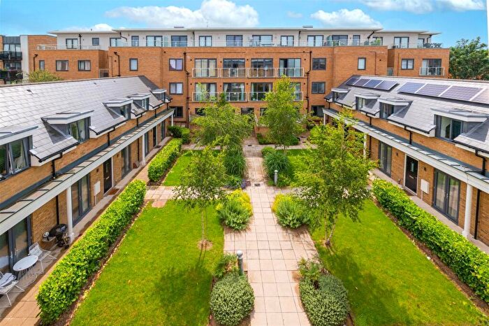 2 Bedroom Penthouse For Sale In Sovereign Walk, Victoria Road, Horley, Surrey, RH6
