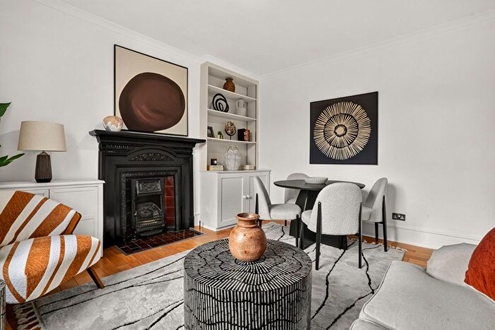 1 Bedroom Flat For Sale In Waldemar Avenue Mansions, Waldemar Avenue, SW6