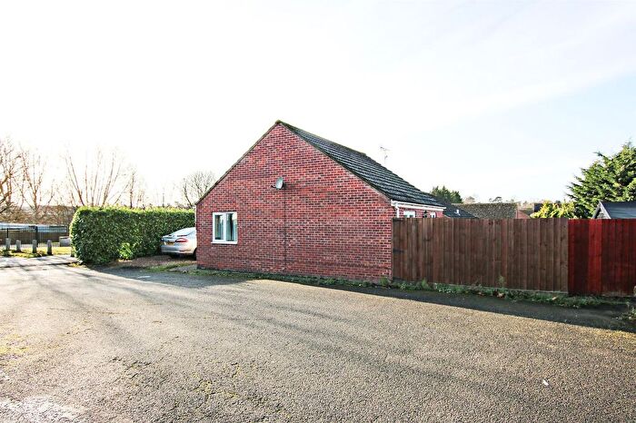 1 Bedroom Detached Bungalow For Sale In Vincent Close, Newmarket, CB8