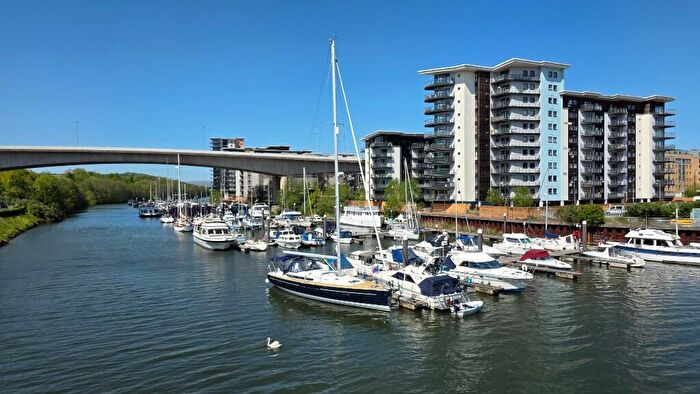 3 Bedroom Flat To Rent In Victoria Wharf, Watkiss Way, Cardiff, CF11