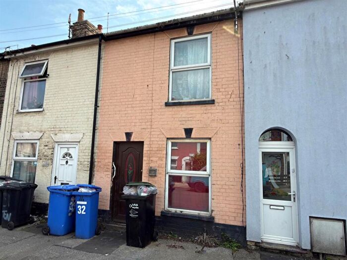 2 Bedroom Terraced House For Sale In Tonning Street, Lowestoft, Suffolk, NR32