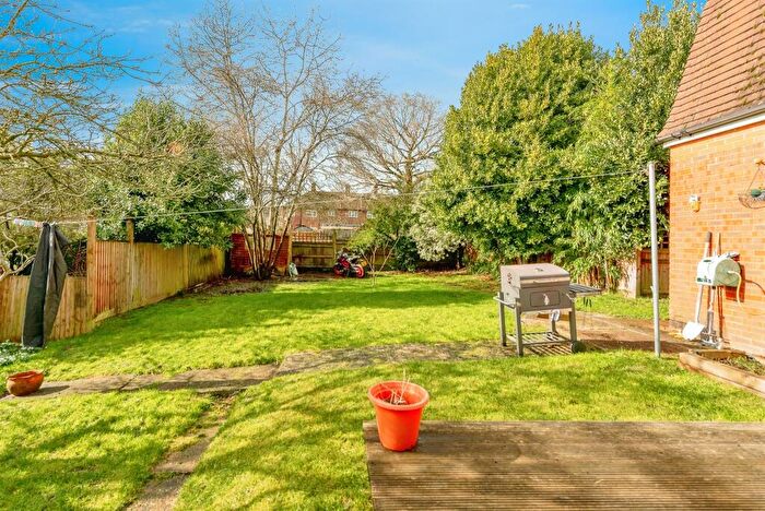 3 Bedroom End Of Terrace House For Sale In Laxton Gardens, Merstham, Redhill, RH1