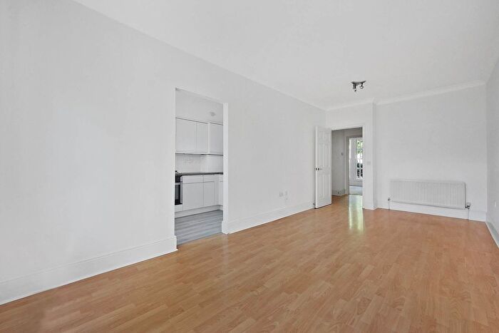 1 Bedroom Flat To Rent In Queensbridge Road, Hackney, E8