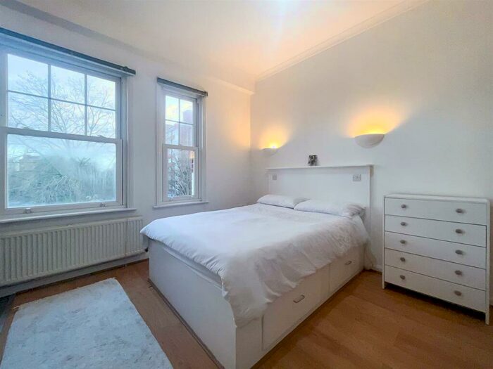 Studio To Rent In Battersea Park Road, Battersea, SW11