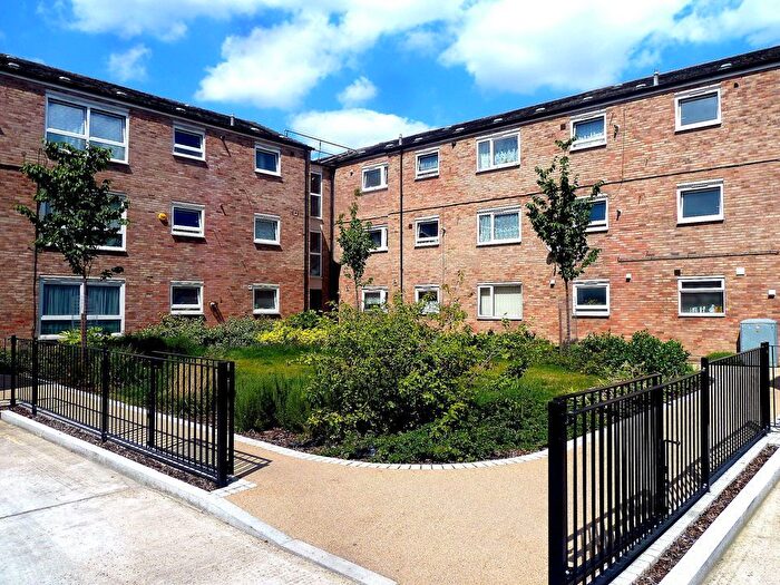3 Bedroom Flat To Rent In William Guy Gardens, E3