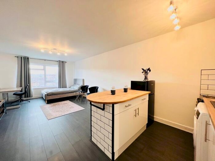 Studio To Rent In Alexandra Street, Maidstone, ME14