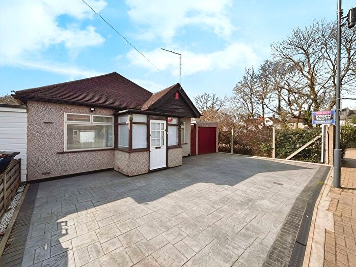 2 Bedroom Bungalow For Sale In Methuen Road, Edgware, HA8