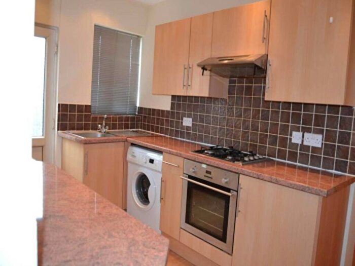 2 Bedroom Flat To Rent In North Road, Cardiff, CF10