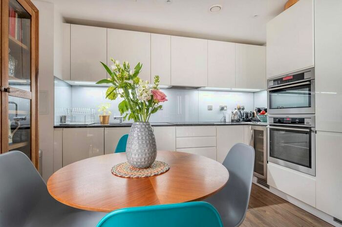1 Bedroom Flat To Rent In Wandsworth Road, Nine Elms, London, SW8