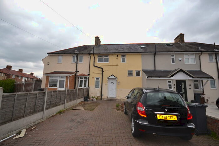 2 Bedroom Link Detached House To Rent In Bennetts Castle Lane, Dagenham, RM8