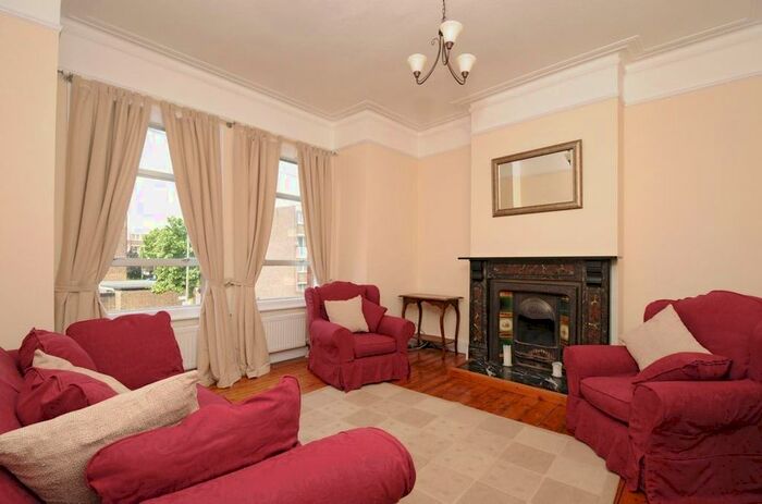2 Bedroom Flat To Rent In Franciscan Road, London SW17