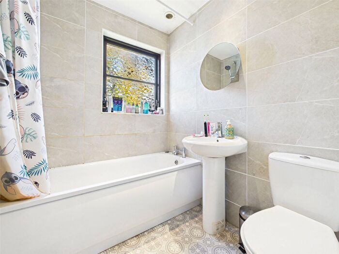 1 Bedroom Semi-detached House To Rent In Hyacinth Close, Hampton, TW12
