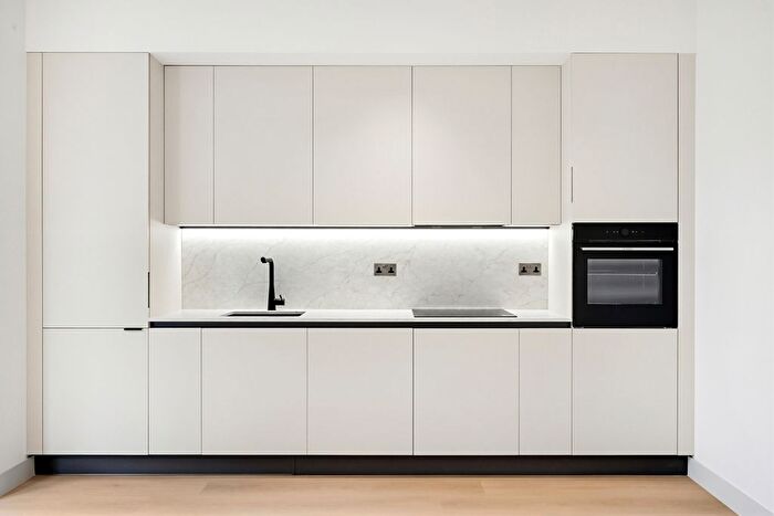 2 Bedroom Flat To Rent In Mayleaf House, Twyford Avenue, Ealing, W3