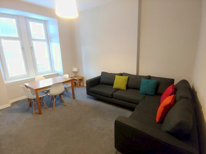 2 Bedroom Flat To Rent In Clarendon Place, St Georges Cross, Glasgow, G20