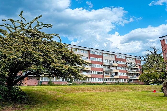 3 Bedroom Apartment To Rent In Wimpson Lane, SO16