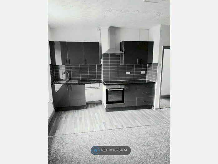 2 Bedroom Flat To Rent In Schofield Street, Waterfoot, Rossendale, BB4