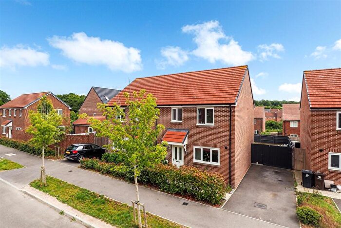 3 Bedroom Semi Detached House For Sale In Jockey Way, Andover, SP11