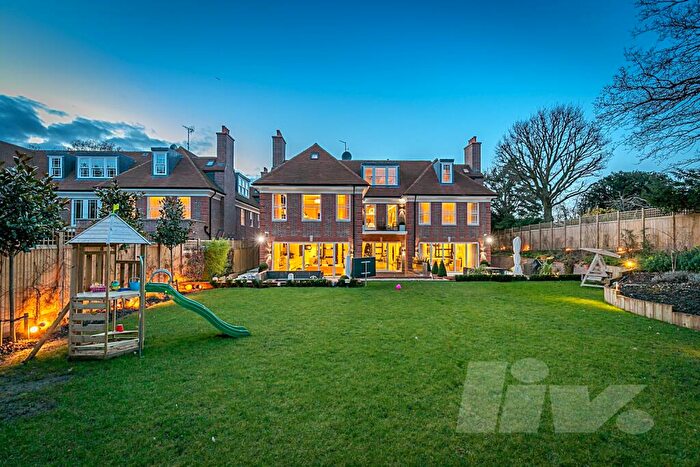 7 Bedroom House For Sale In View Road, Highgate, N6