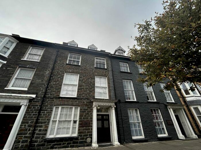 3 Bedroom Flat To Rent In Flat, North Parade, Aberystwyth, Ceredigion, SY23