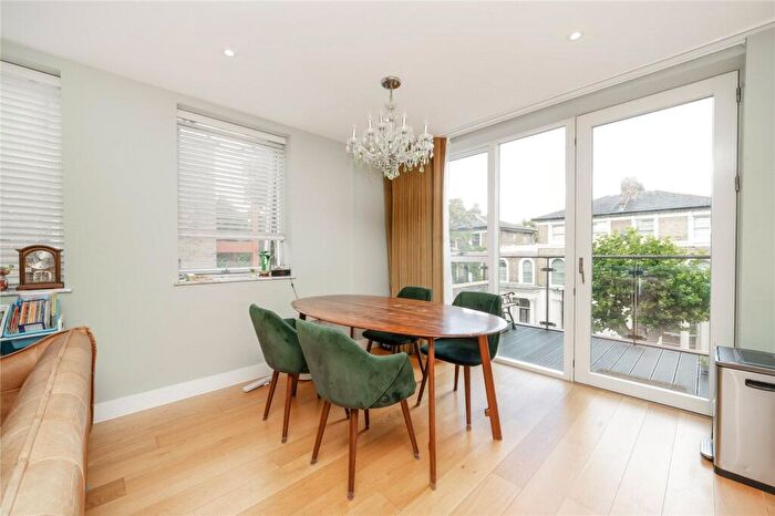 3 Bedroom Apartment To Rent In Tollgate Gardens, London, NW6