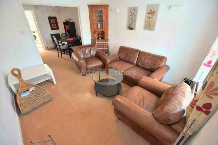 3 Bedroom Terraced House To Rent In Watlington Street, Reading, RG1