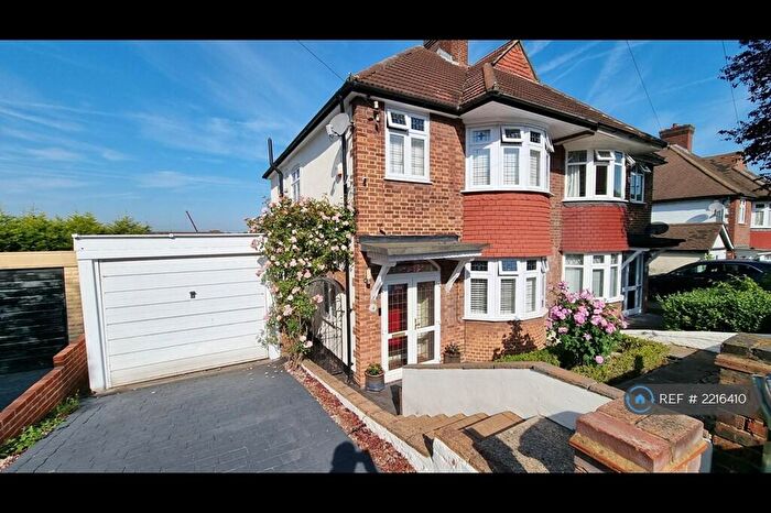 3 Bedroom Semi Detached House To Rent In Heatherbank, London, SE9