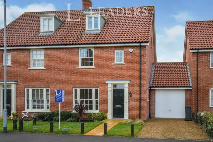 3 Bedroom Semi-Detached House To Rent In Kemp Road, North Walsham, NR28