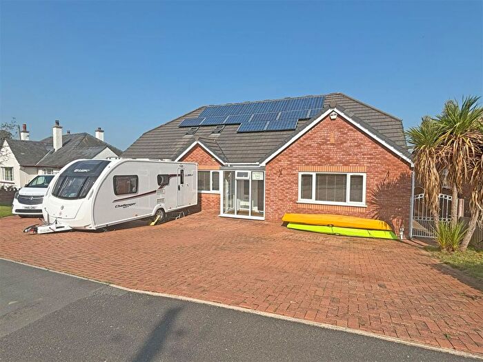 4 Bedroom Detached Bungalow For Sale In Ffordd Llanelwy, Betws Yn Rhos, LL22