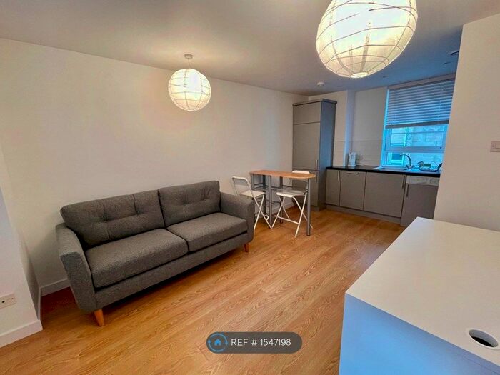 1 Bedroom Flat To Rent In Sauchiehall Street, Glasgow, G2