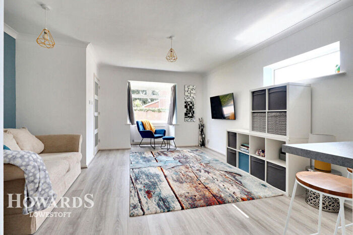 2 Bedroom Detached Bungalow For Sale In Beeching Drive, Gunton, NR32